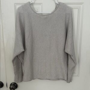 Cyrus Women's Crew Neck Knit Sweater size medium gray batwing sleeves